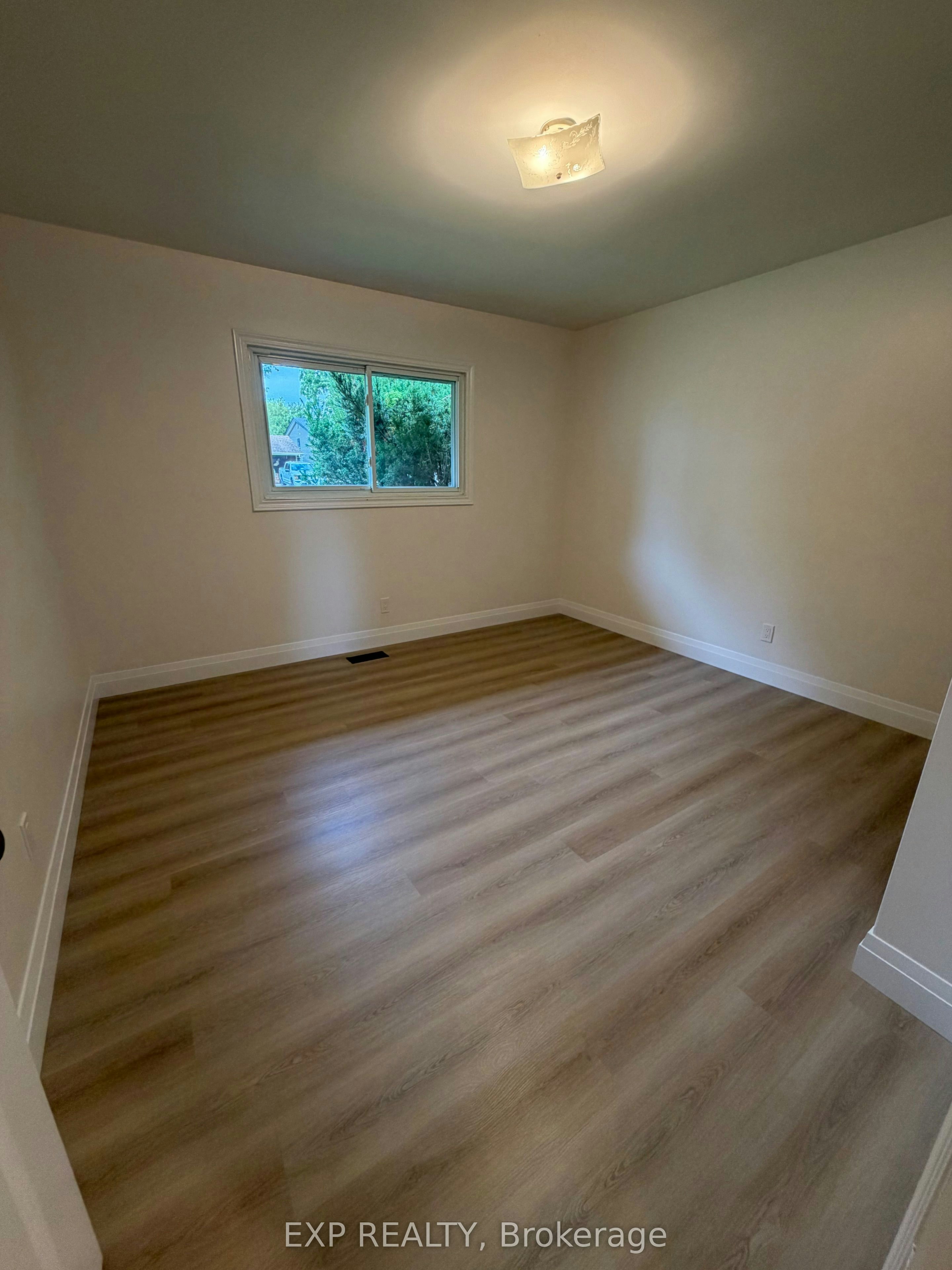 29 Pusey Boulevard, Brantford, ON, N3R 2S1 - 11