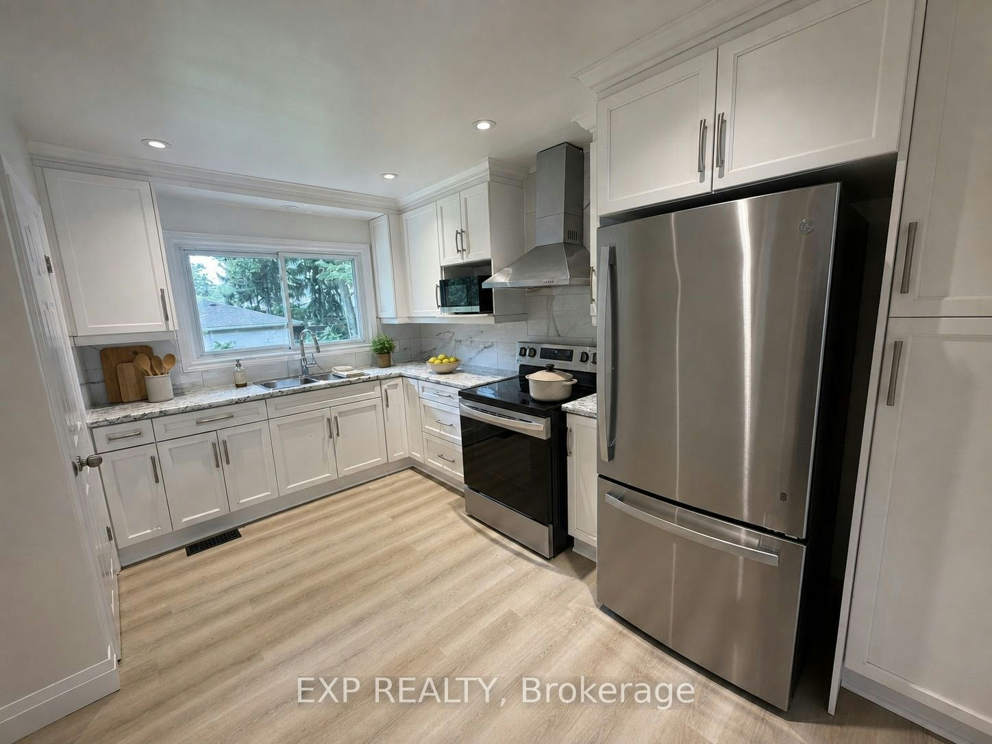 29 Pusey Boulevard, Brantford, ON, N3R 2S1 - 6