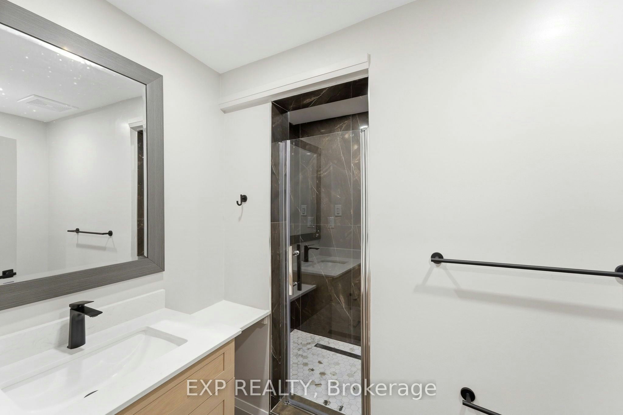 110-4422 Huron Street, Niagara Falls, ON, L2E 7C8 - 3
