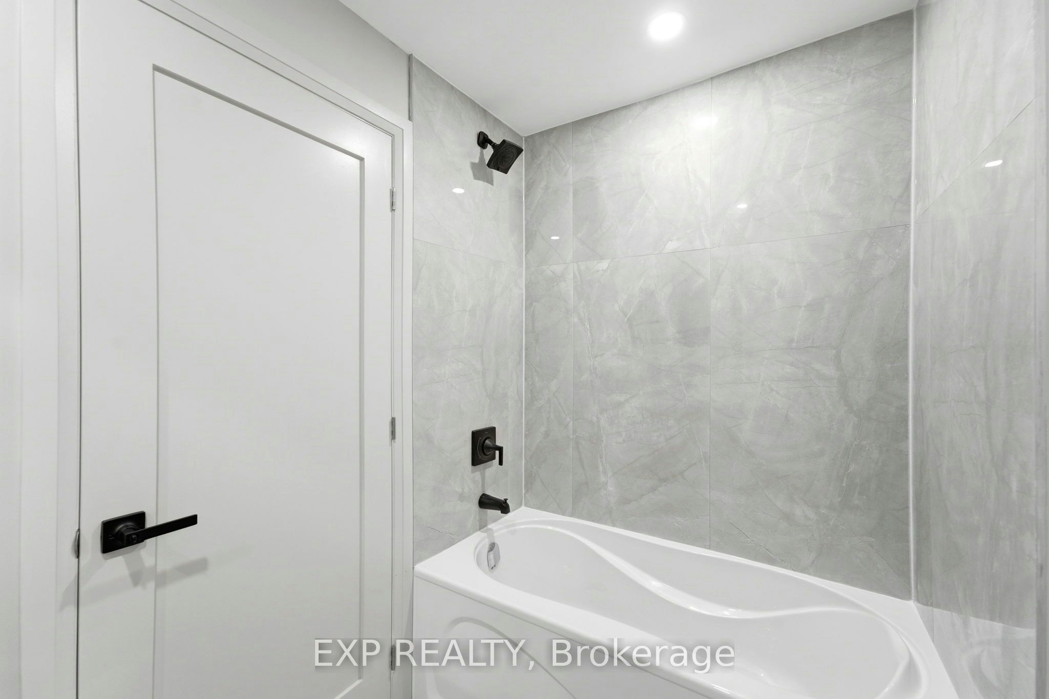 110-4422 Huron Street, Niagara Falls, ON, L2E 7C8 - 5