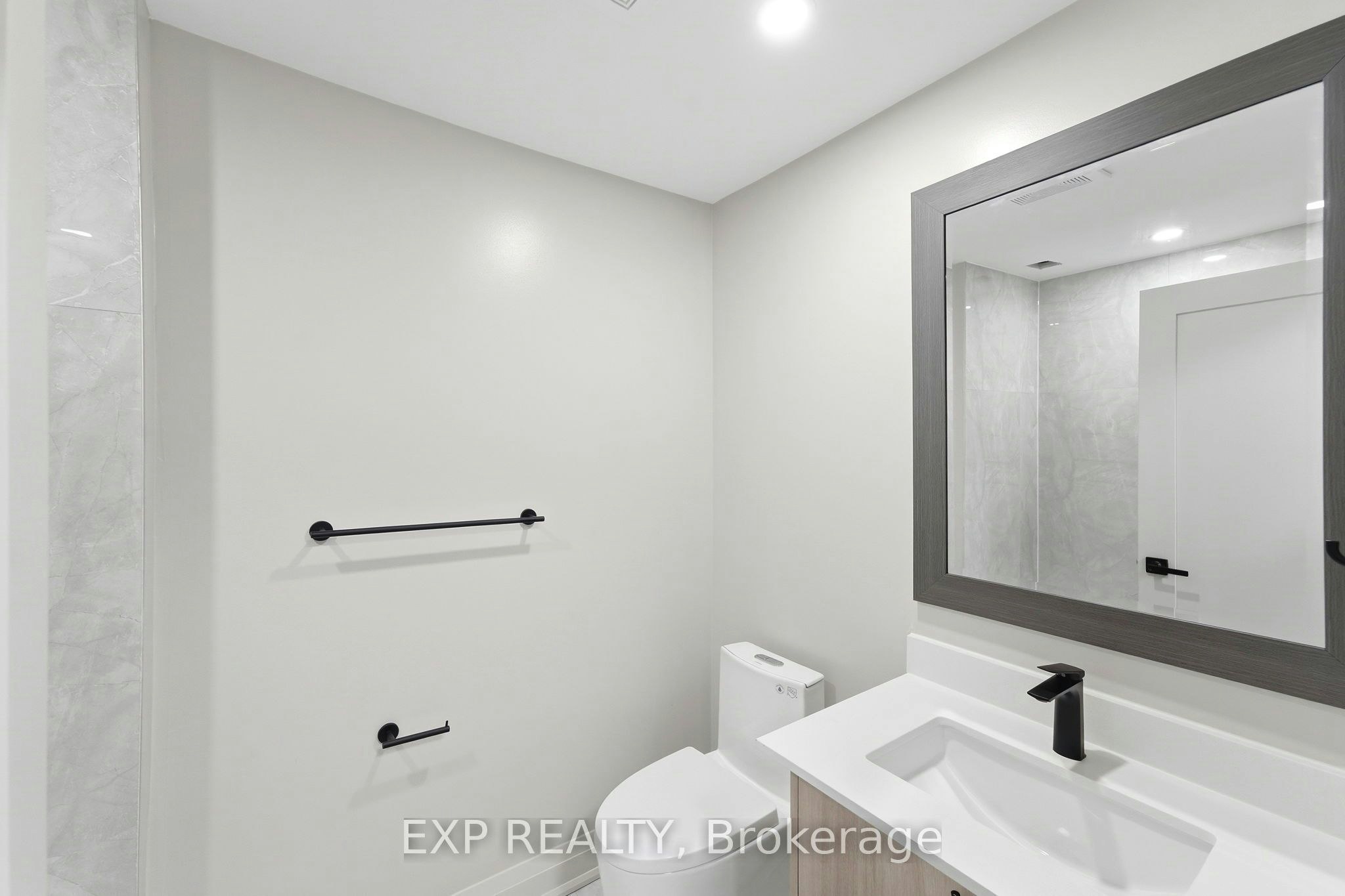 110-4422 Huron Street, Niagara Falls, ON, L2E 7C8 - 4