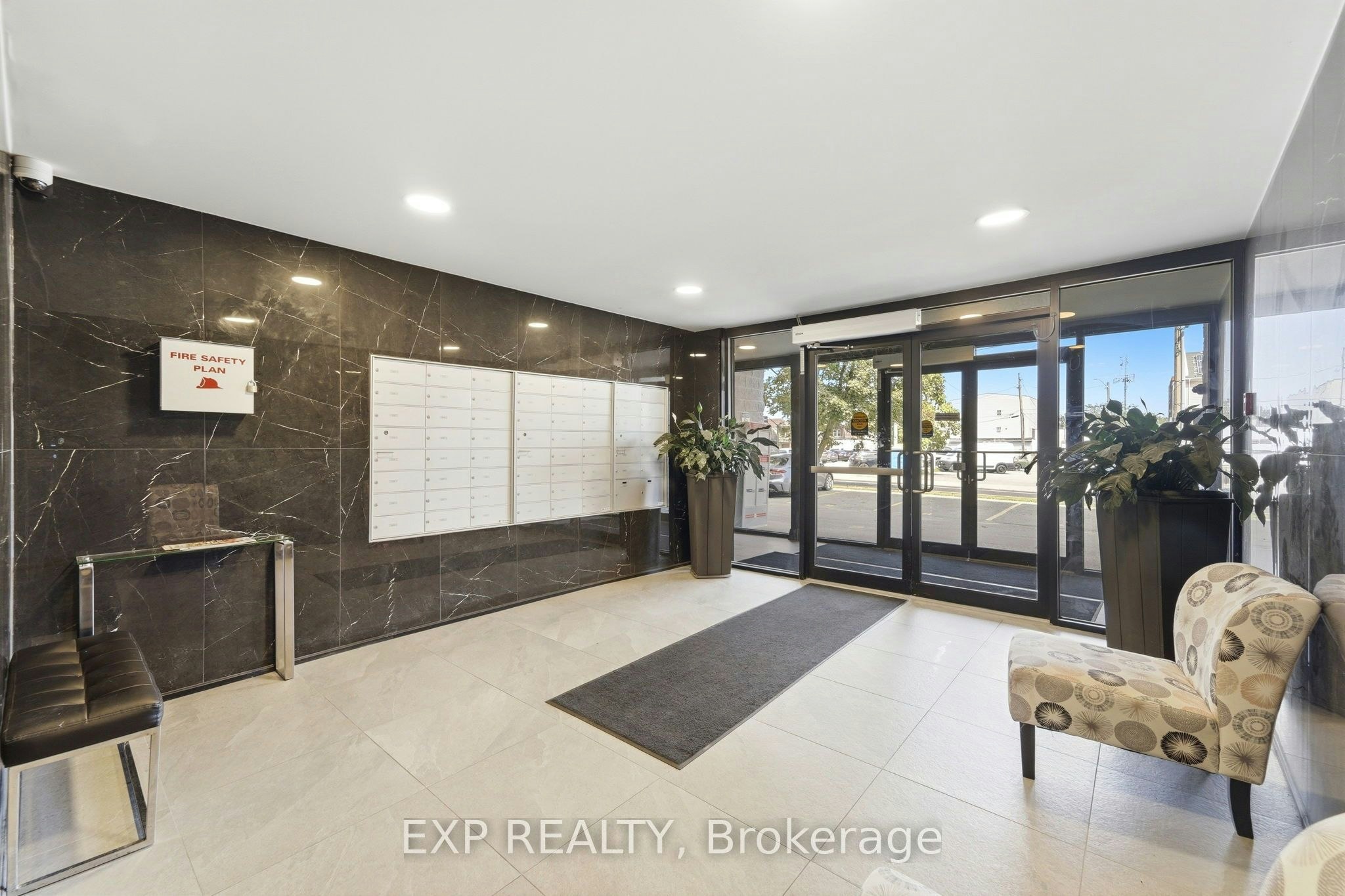 110-4422 Huron Street, Niagara Falls, ON, L2E 7C8 - 11