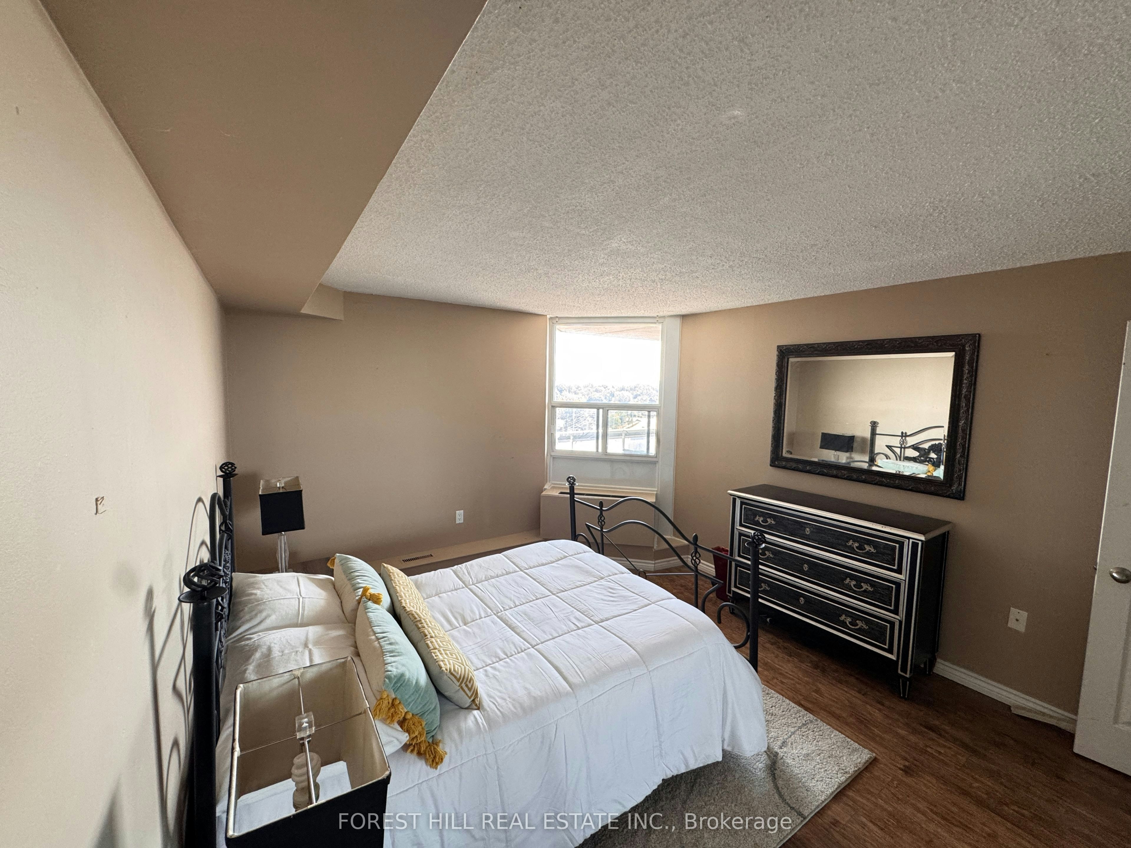 905-323 Colborne Street, London, ON, N6B 3N8 - 11