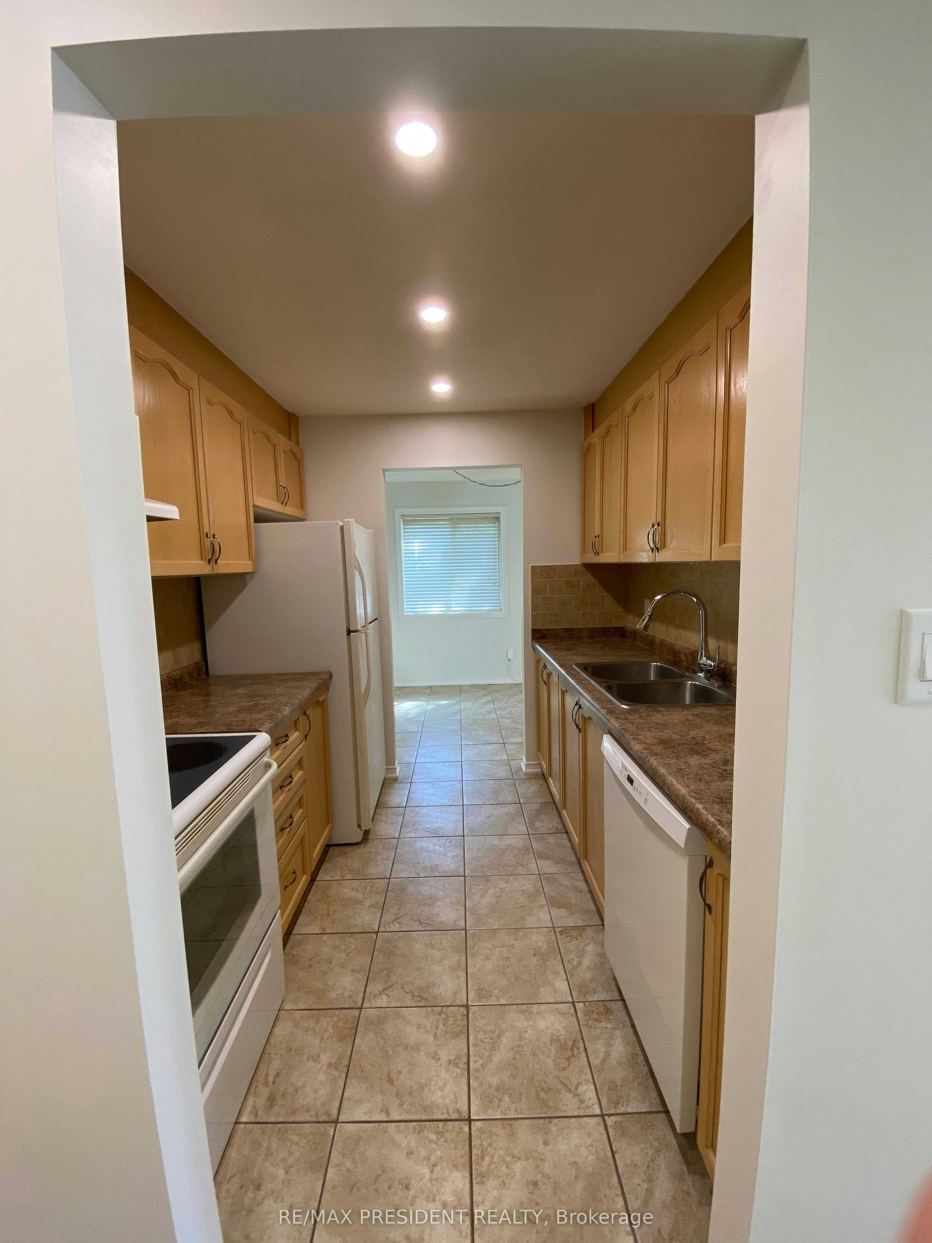 4-897 Stone Church Road E, Hamilton, ON, L8W 1B2 - 4