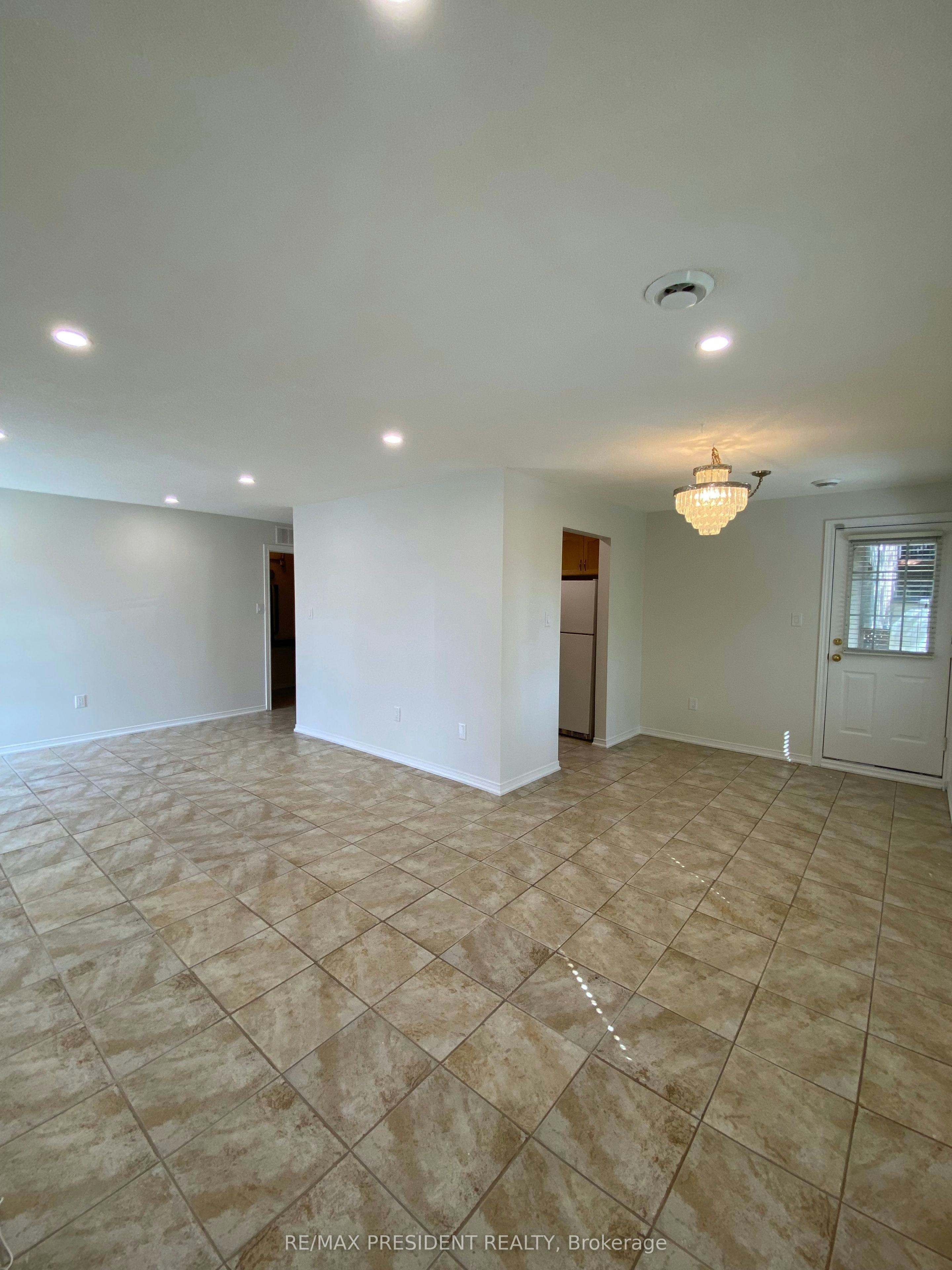 4-897 Stone Church Road E, Hamilton, ON, L8W 1B2 - 3