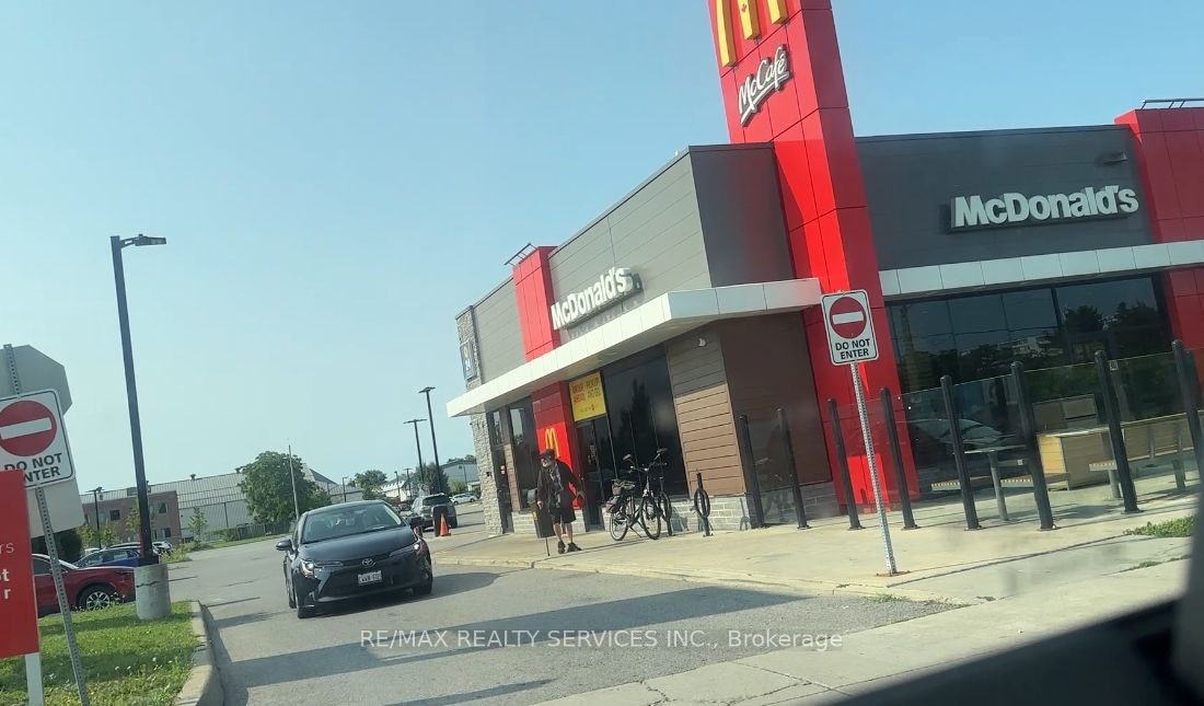 301-350 Prince Charles Drive, Welland, ON, L3C 7B3 - 9