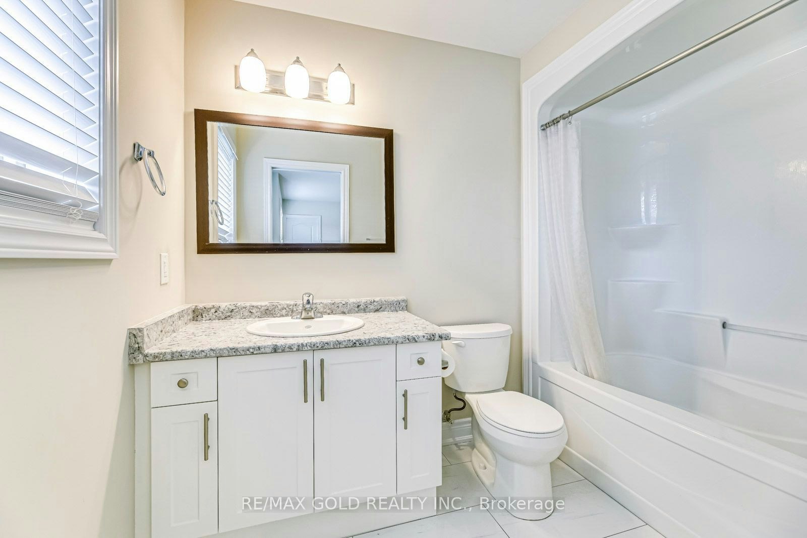 17 Marshall Lane, St. Catharines, ON, L2P 0E8 - 17