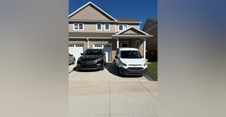 17 Marshall Lane, St. Catharines, ON, L2P 0E8 - 2