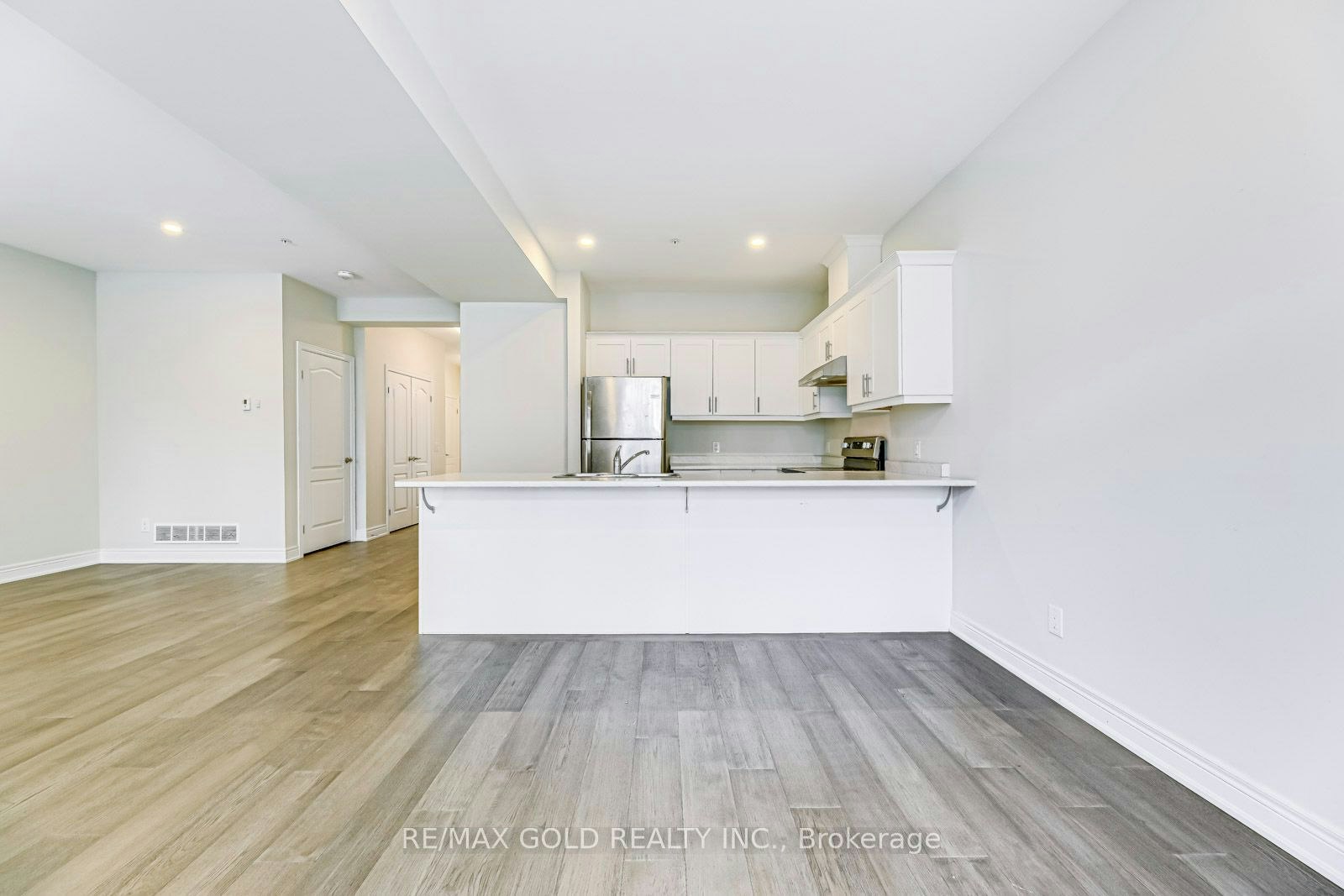 17 Marshall Lane, St. Catharines, ON, L2P 0E8 - 8
