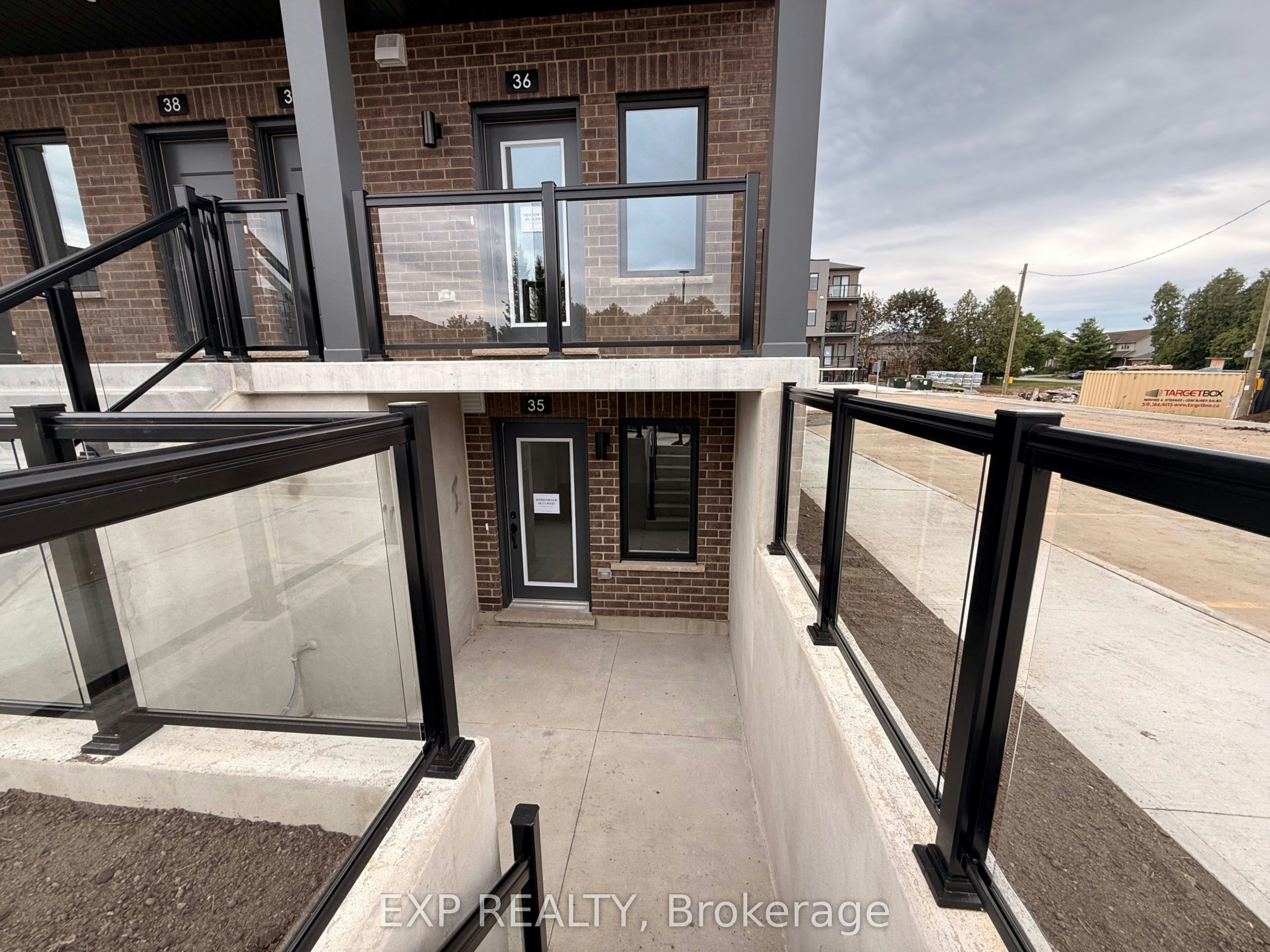 42 Lowes Rd. West Street, Guelph, ON, N1G 0H6 - 2