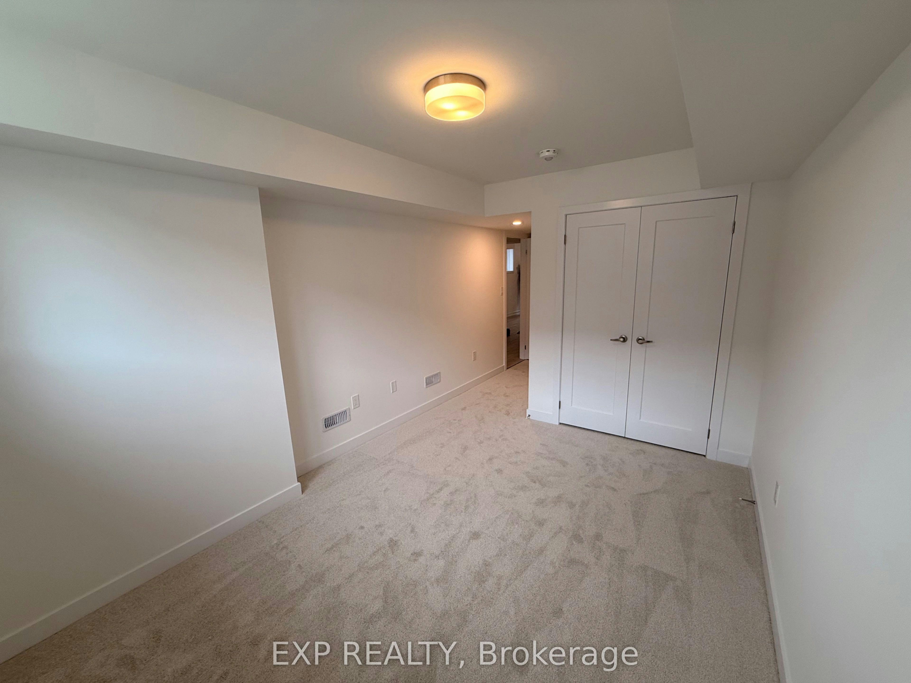 42 Lowes Rd. West Street, Guelph, ON, N1G 0H6 - 16