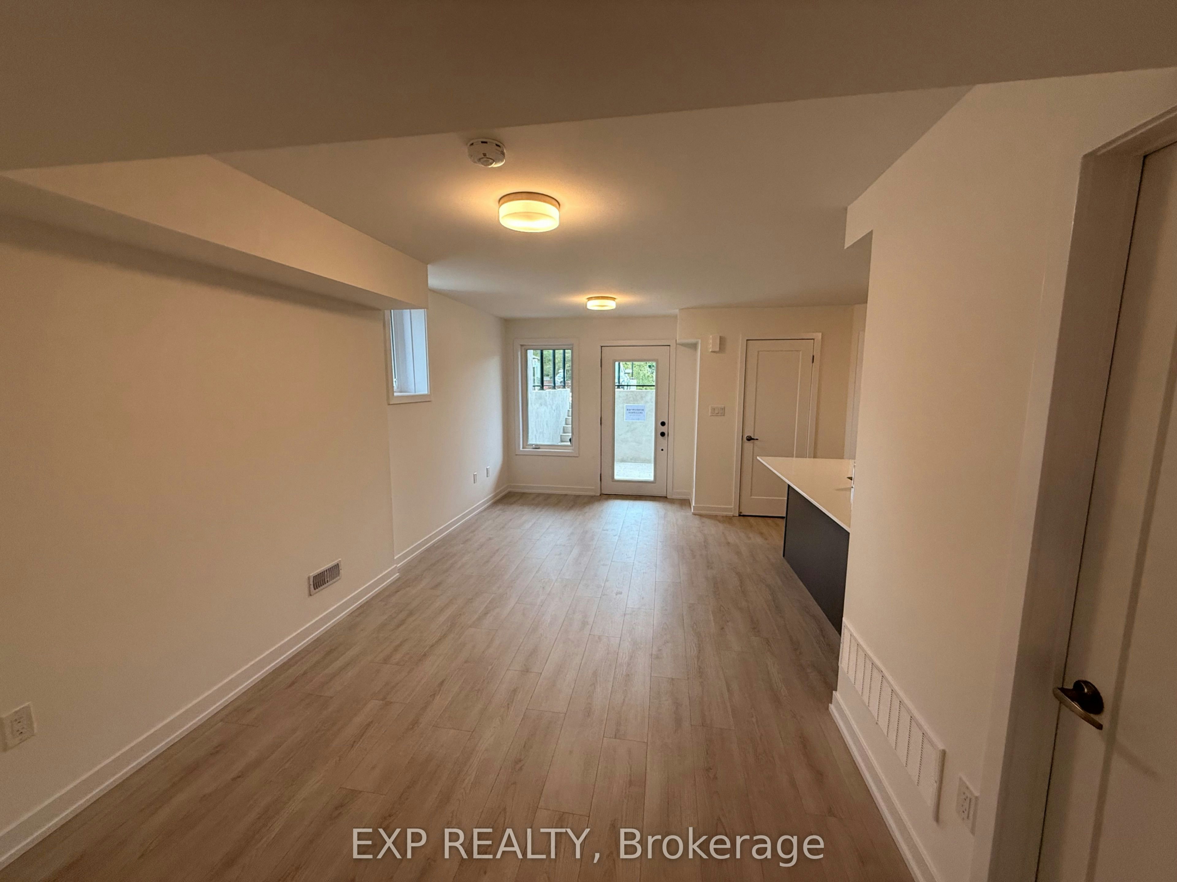 42 Lowes Rd. West Street, Guelph, ON, N1G 0H6 - 4