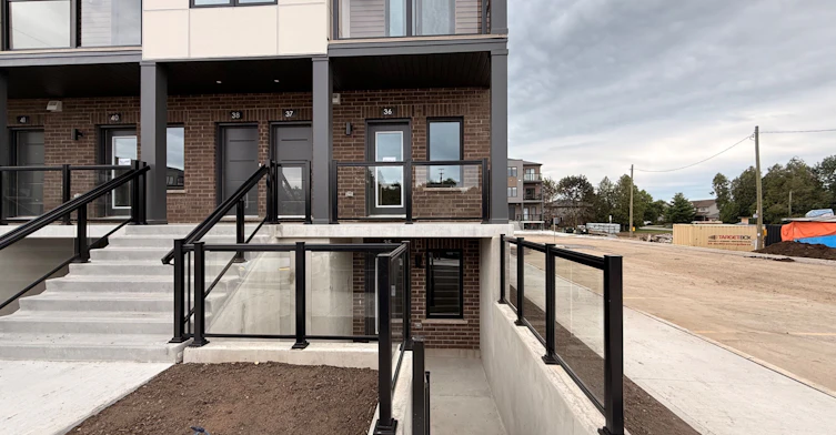 42 Lowes Rd. West Street, Guelph, ON, N1G 0H6