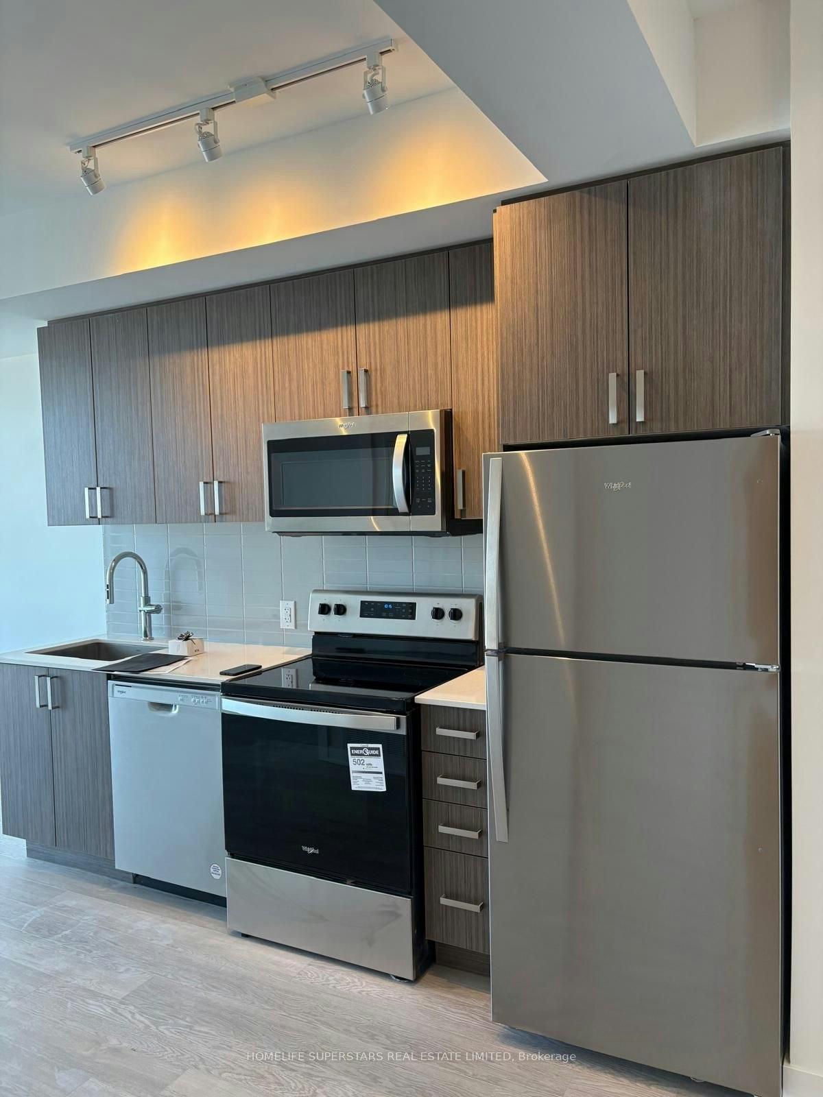 215-2782 Barton Street E, Hamilton, ON, L8E 0L3 - 10