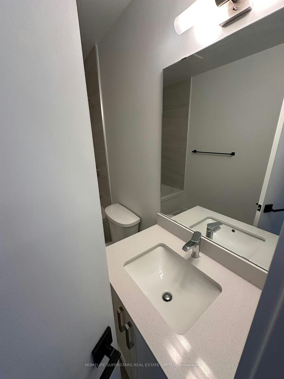 215-2782 Barton Street E, Hamilton, ON, L8E 0L3 - 17