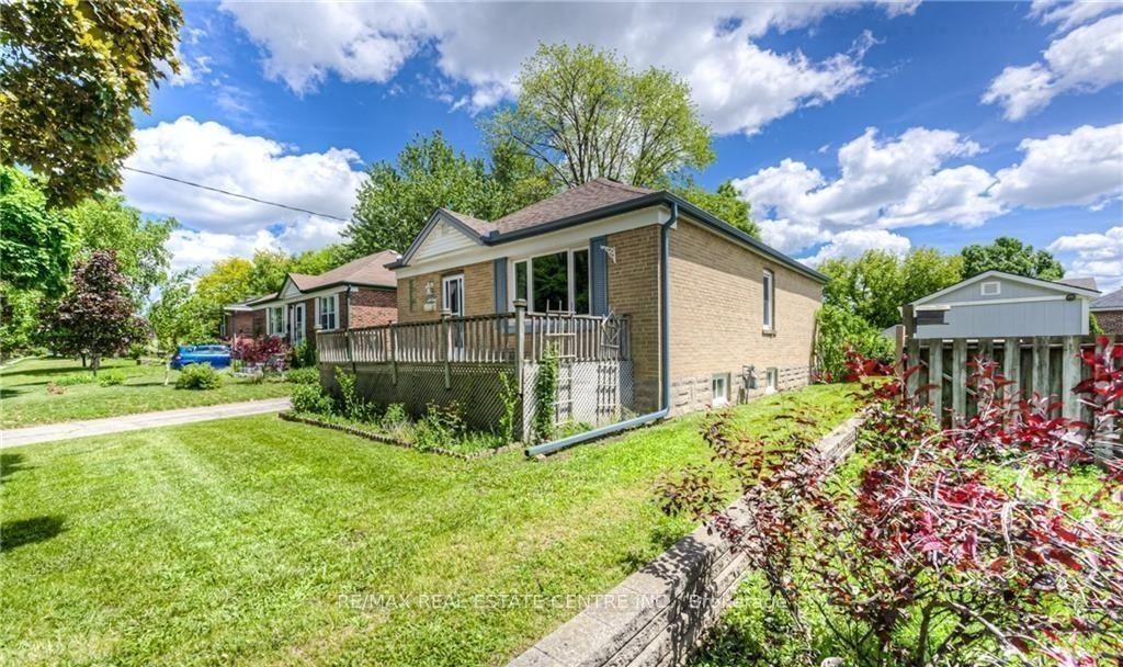 Upper-15 Chelsea Road, Kitchener, ON, N2B 1H7 - 2