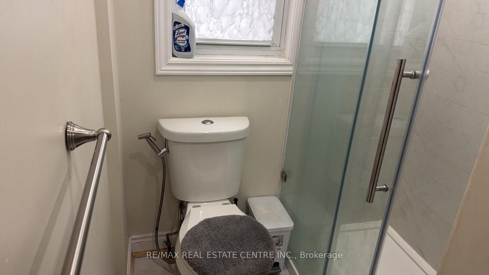 Upper-15 Chelsea Road, Kitchener, ON, N2B 1H7 - 6