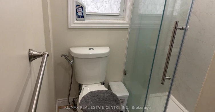 Upper-15 Chelsea Road, Kitchener, ON, N2B 1H7 - 6