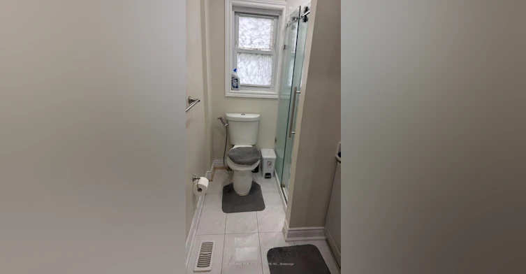 Upper-15 Chelsea Road, Kitchener, ON, N2B 1H7 - 8