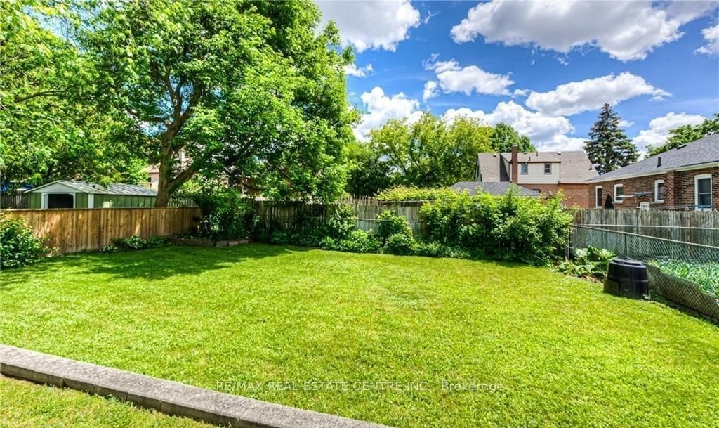 Upper-15 Chelsea Road, Kitchener, ON, N2B 1H7 - 4