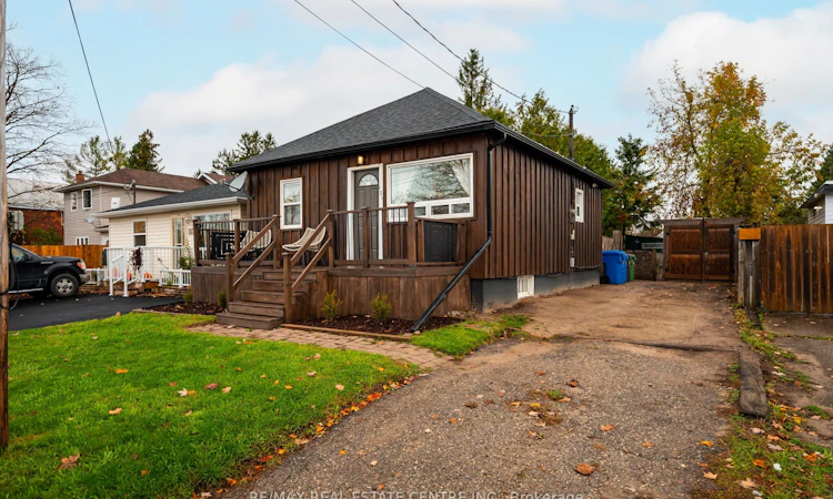 121 Proton Street N