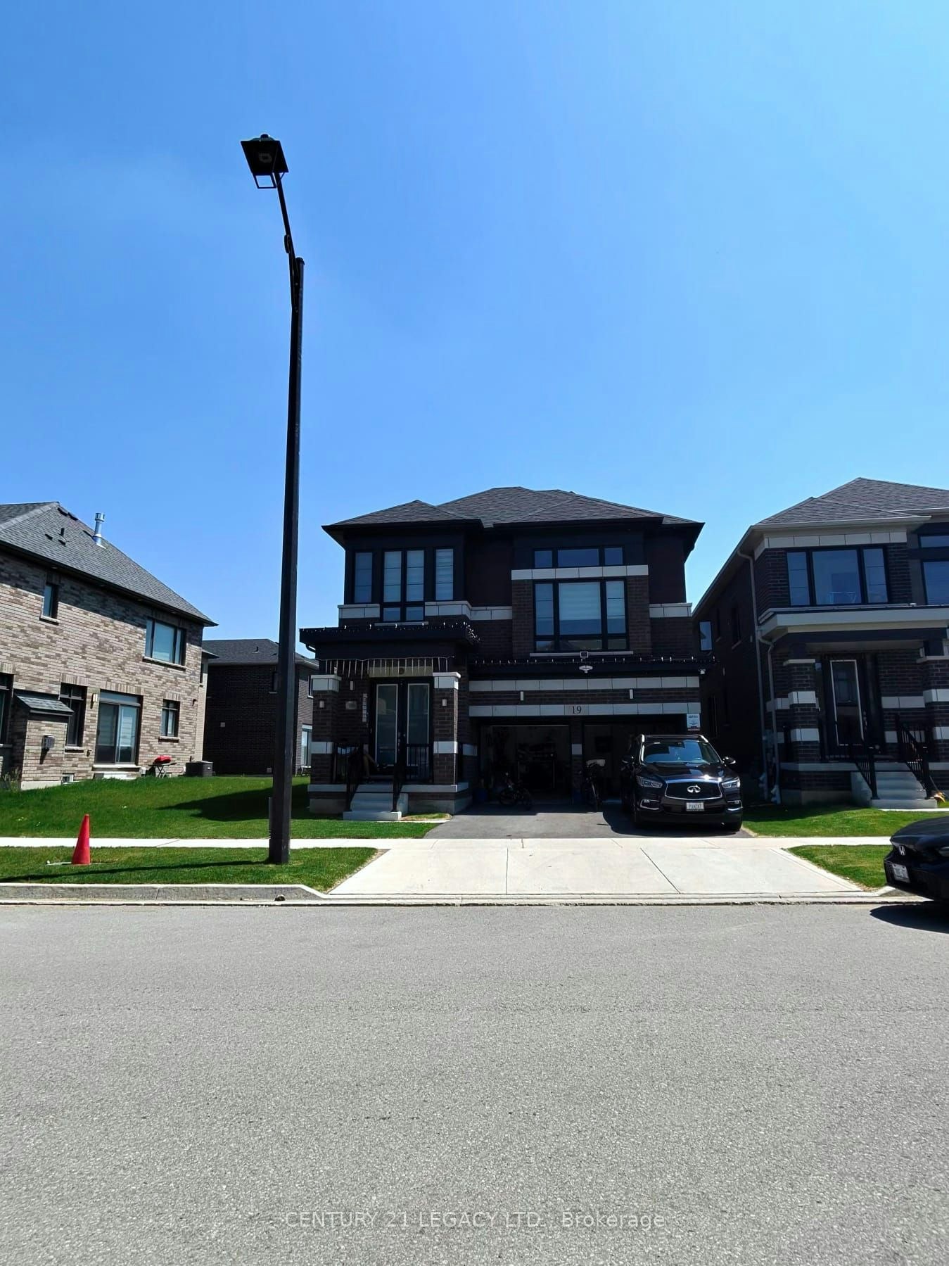 19 Langridge Way, Cambridge, ON, N1S 0E3 - 2