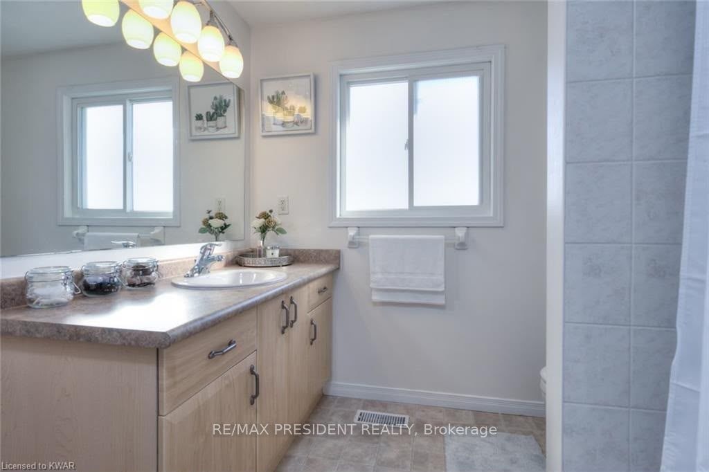 UPPER-54 Periwinkle Street, Kitchener, ON, N2E 4C7 - 18