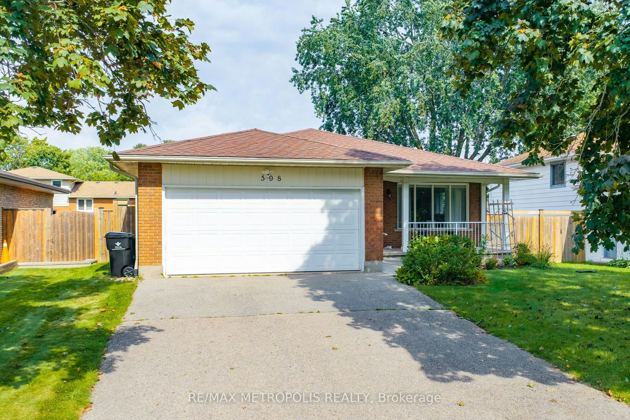598 Black Oak Crescent, Waterloo, ON, N2V 1A5