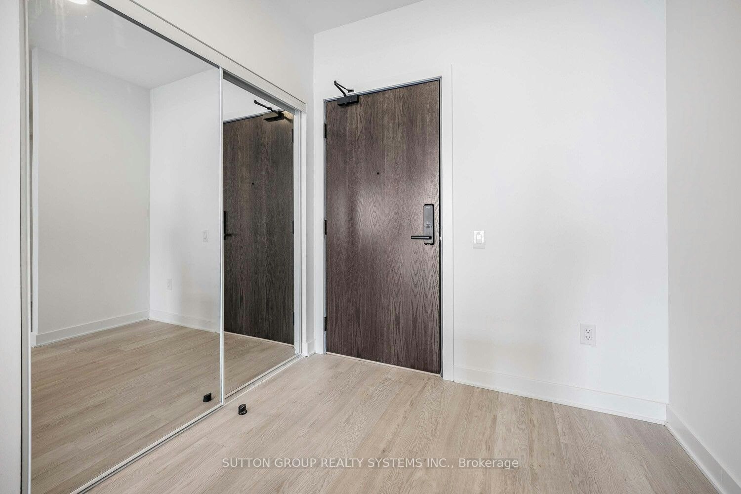 911-2782 Barton Street E, Hamilton, ON, L8E 0L3 - 4