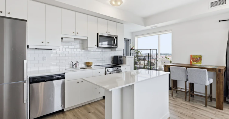 514-247 Northfield Drive E, Waterloo, ON, N2K 0H1 - 2