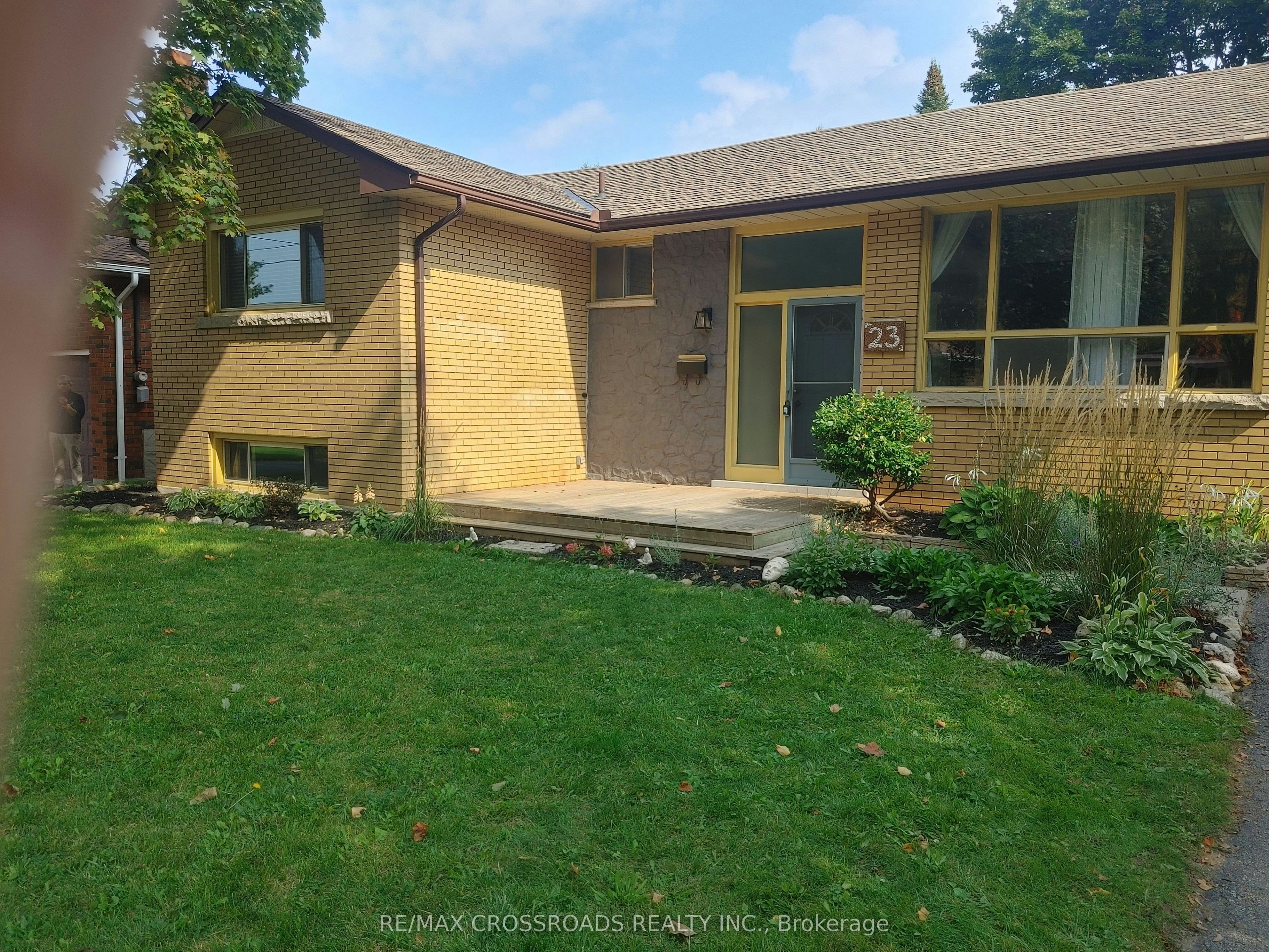 23 Strathmere Place, Guelph, ON, N1H 5L7 - 2