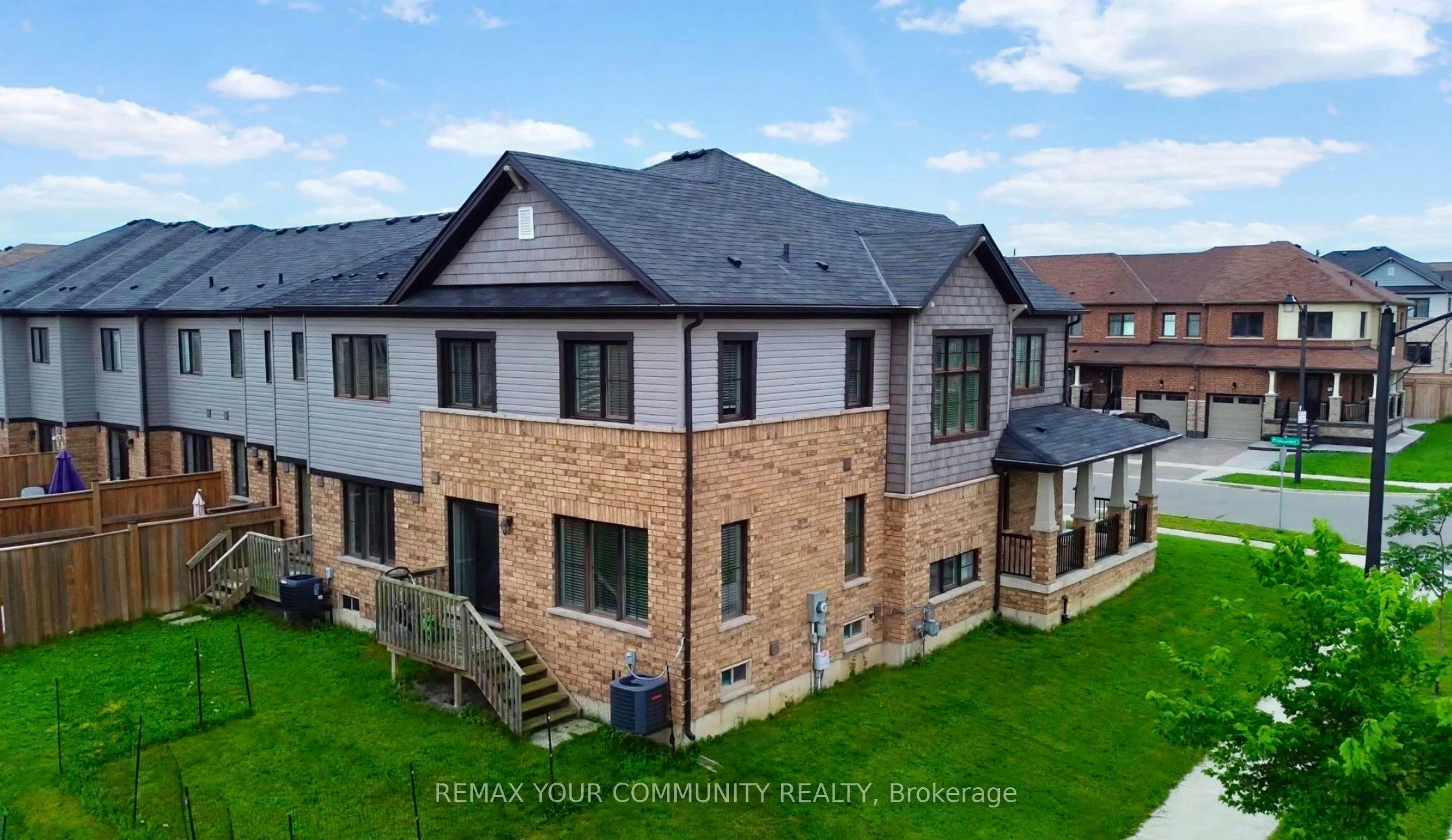 2 Prestwick Street, Hamilton, ON, L8J 0K7 - 4