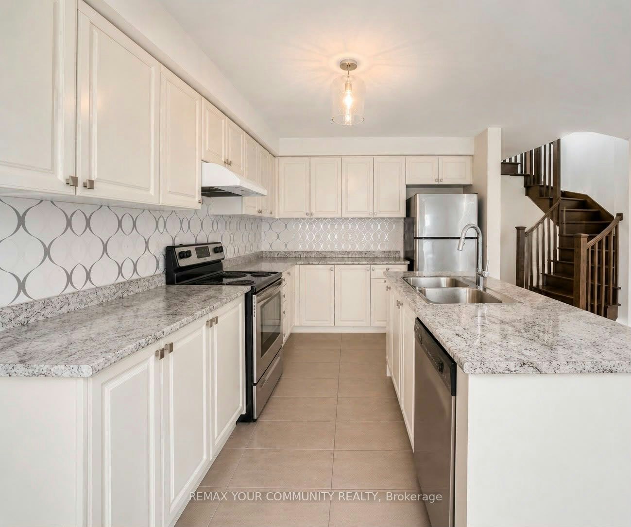 2 Prestwick Street, Hamilton, ON, L8J 0K7 - 13