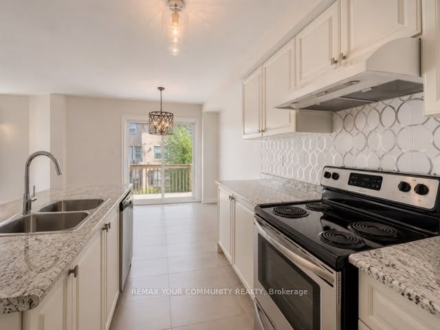 2 Prestwick Street, Hamilton, ON, L8J 0K7 - 14