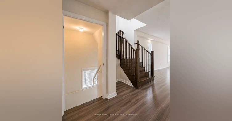 2 Prestwick Street, Hamilton, ON, L8J 0K7 - 7