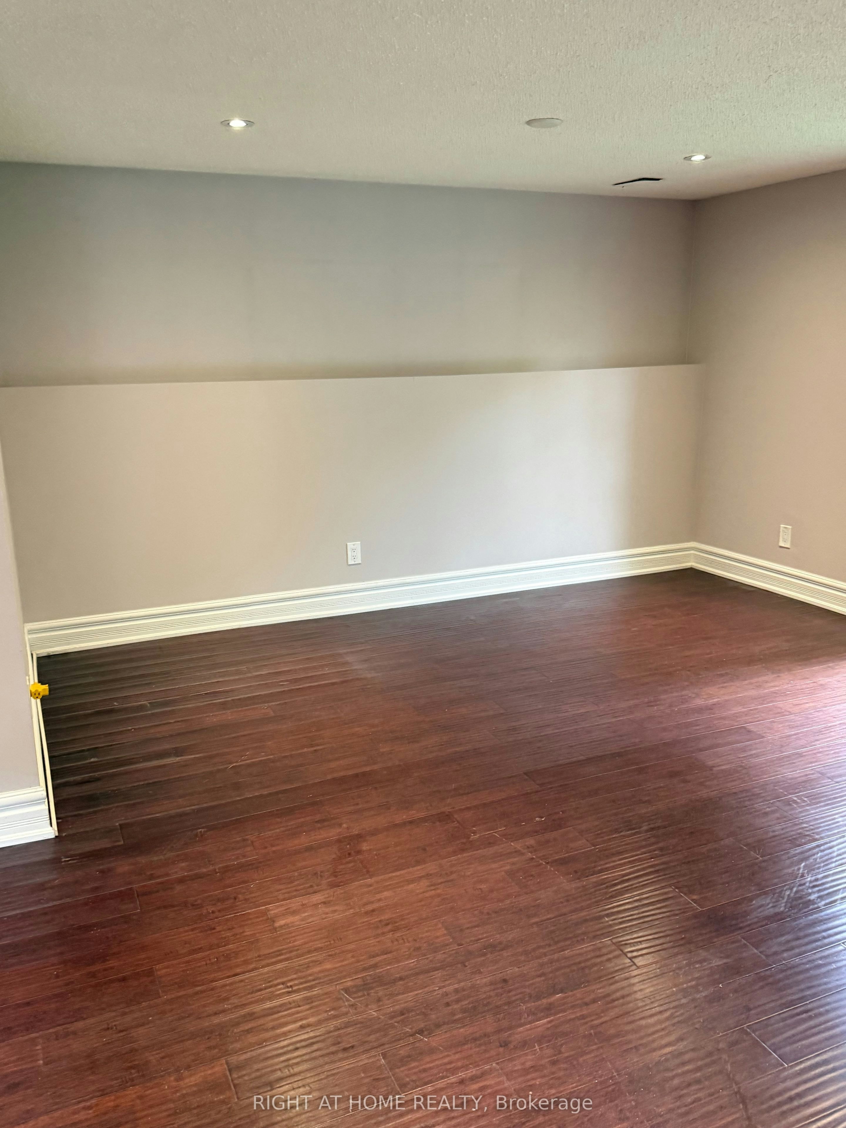 35 Bloomsbury Court, Hamilton, ON, L9G 4L6 - 8