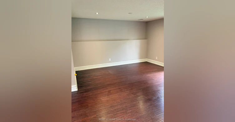 35 Bloomsbury Court, Hamilton, ON, L9G 4L6 - 8