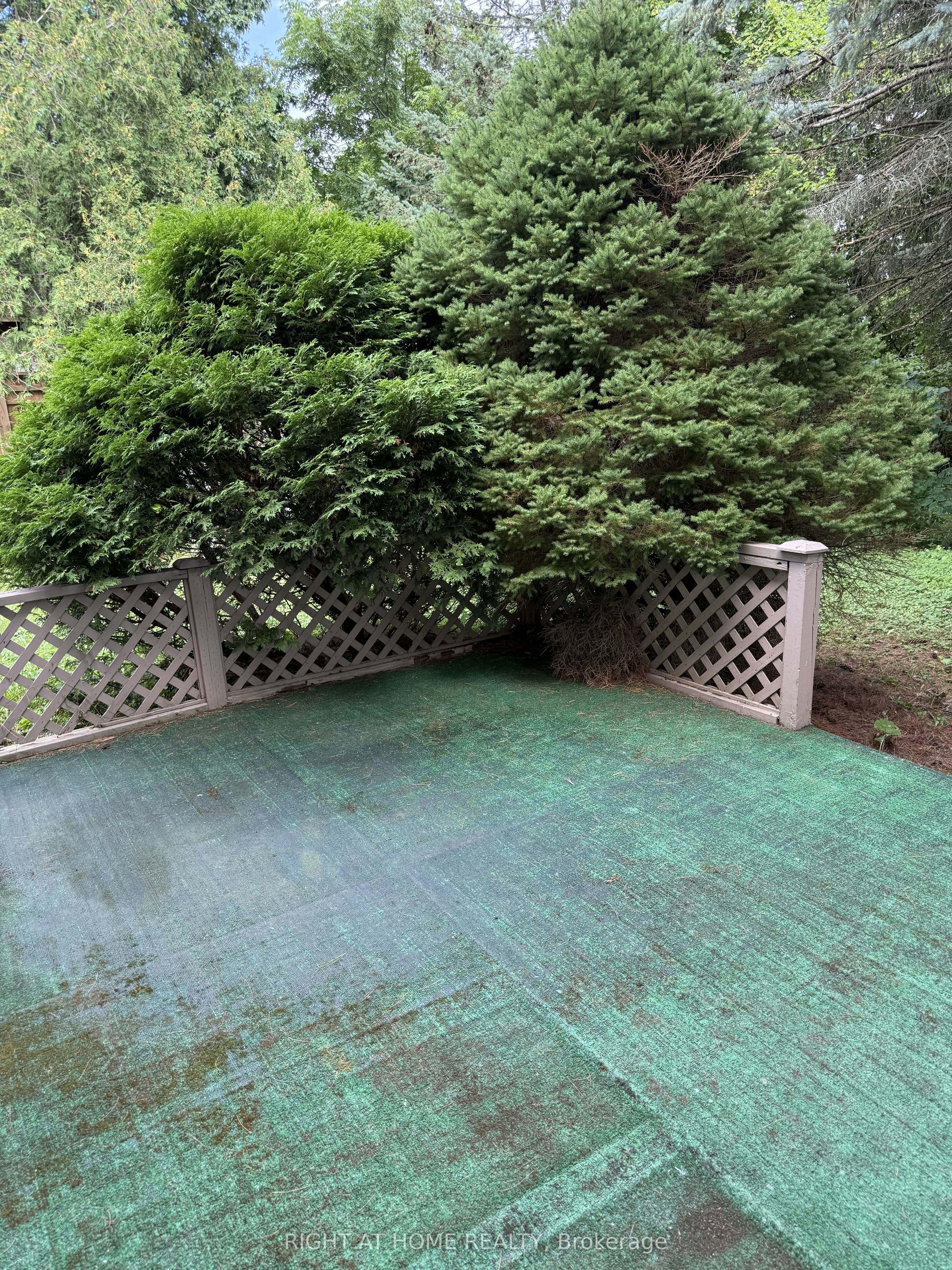 35 Bloomsbury Court, Hamilton, ON, L9G 4L6 - 28