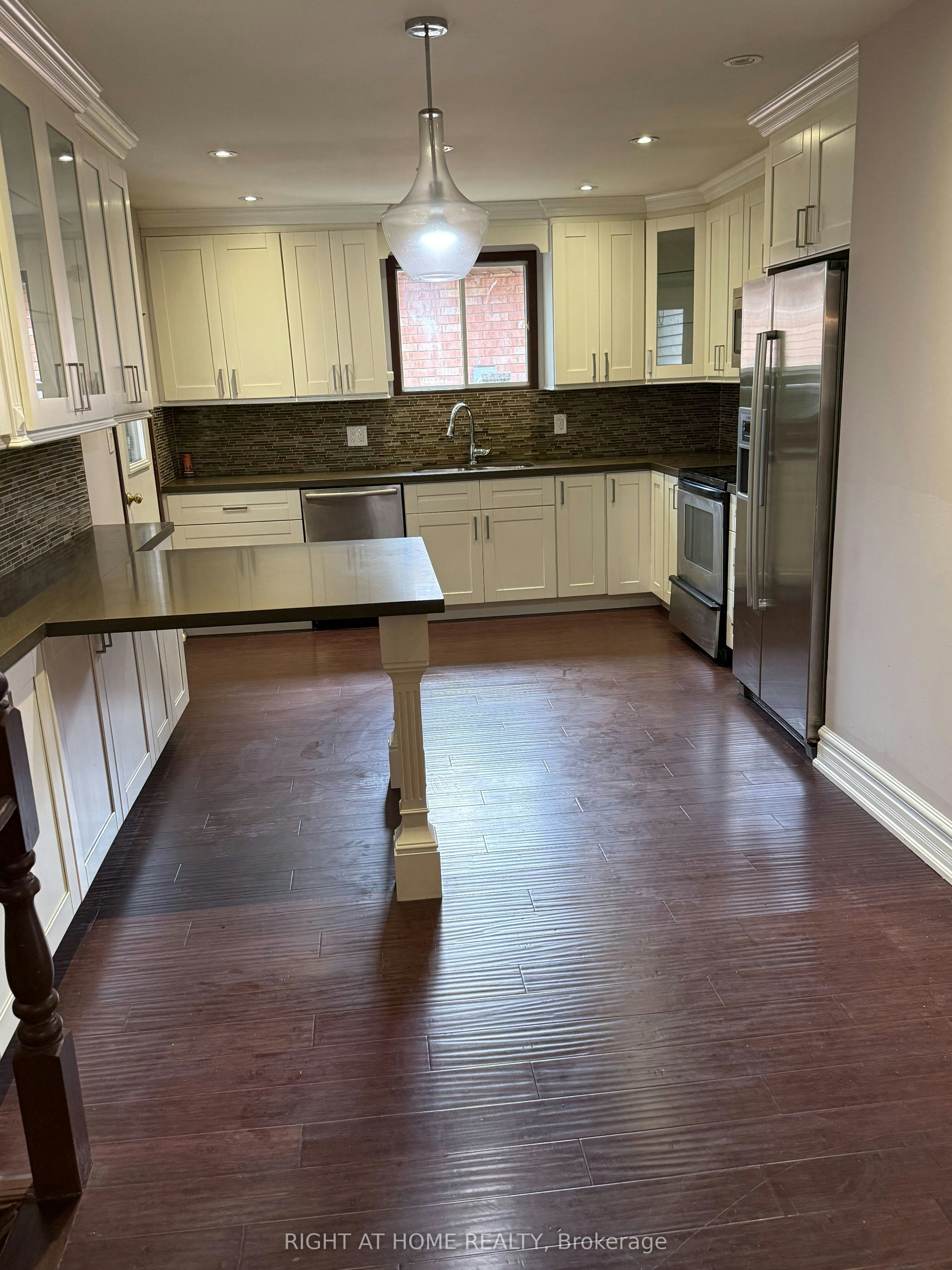35 Bloomsbury Court, Hamilton, ON, L9G 4L6 - 5