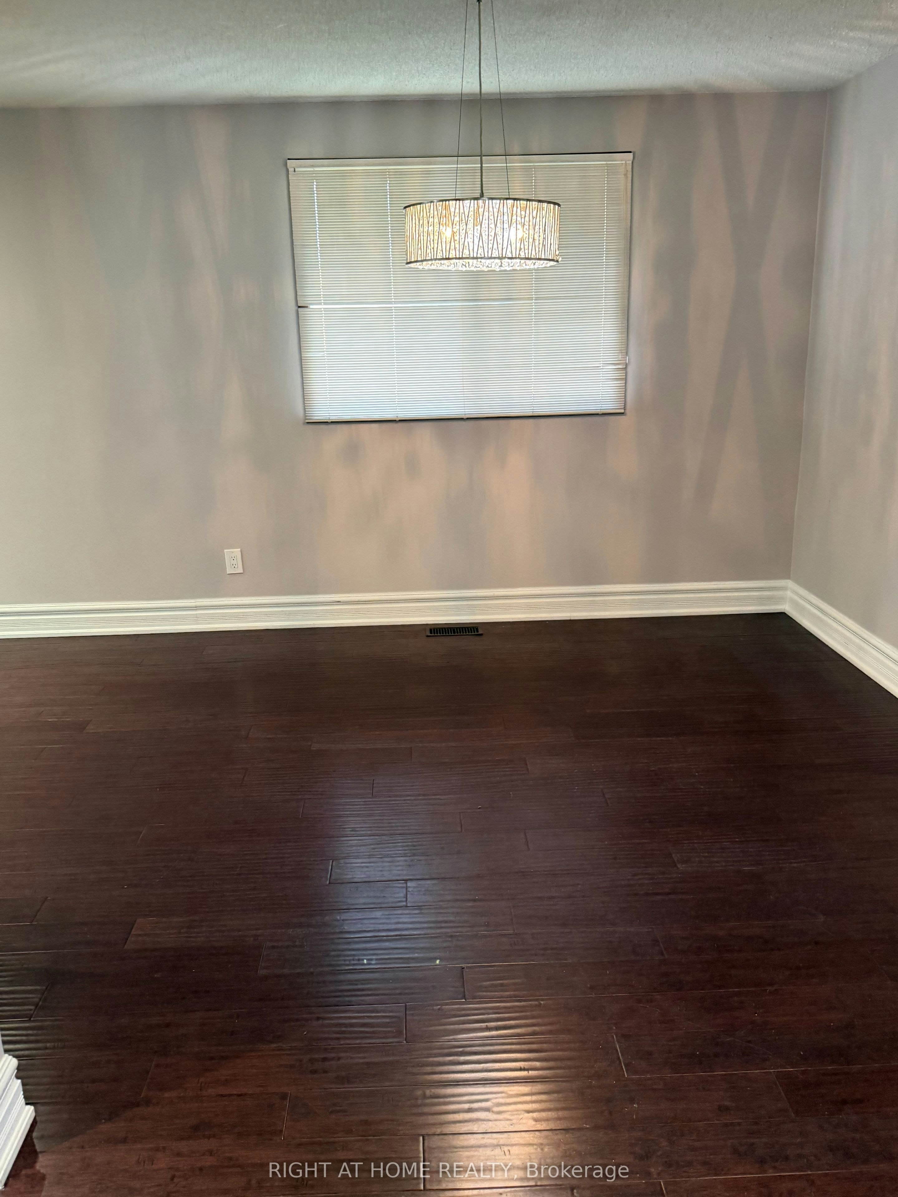 35 Bloomsbury Court, Hamilton, ON, L9G 4L6 - 11