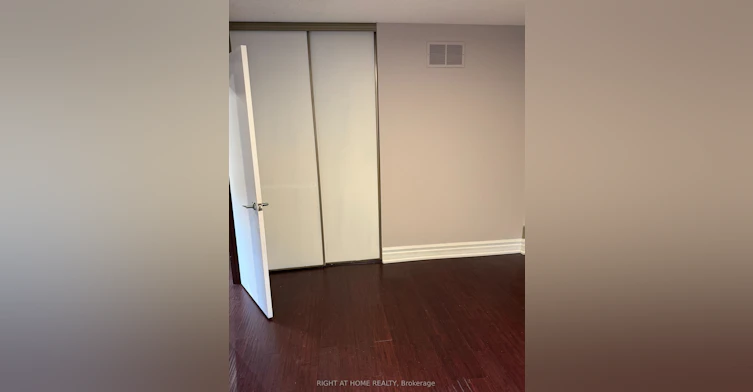 35 Bloomsbury Court, Hamilton, ON, L9G 4L6 - 16