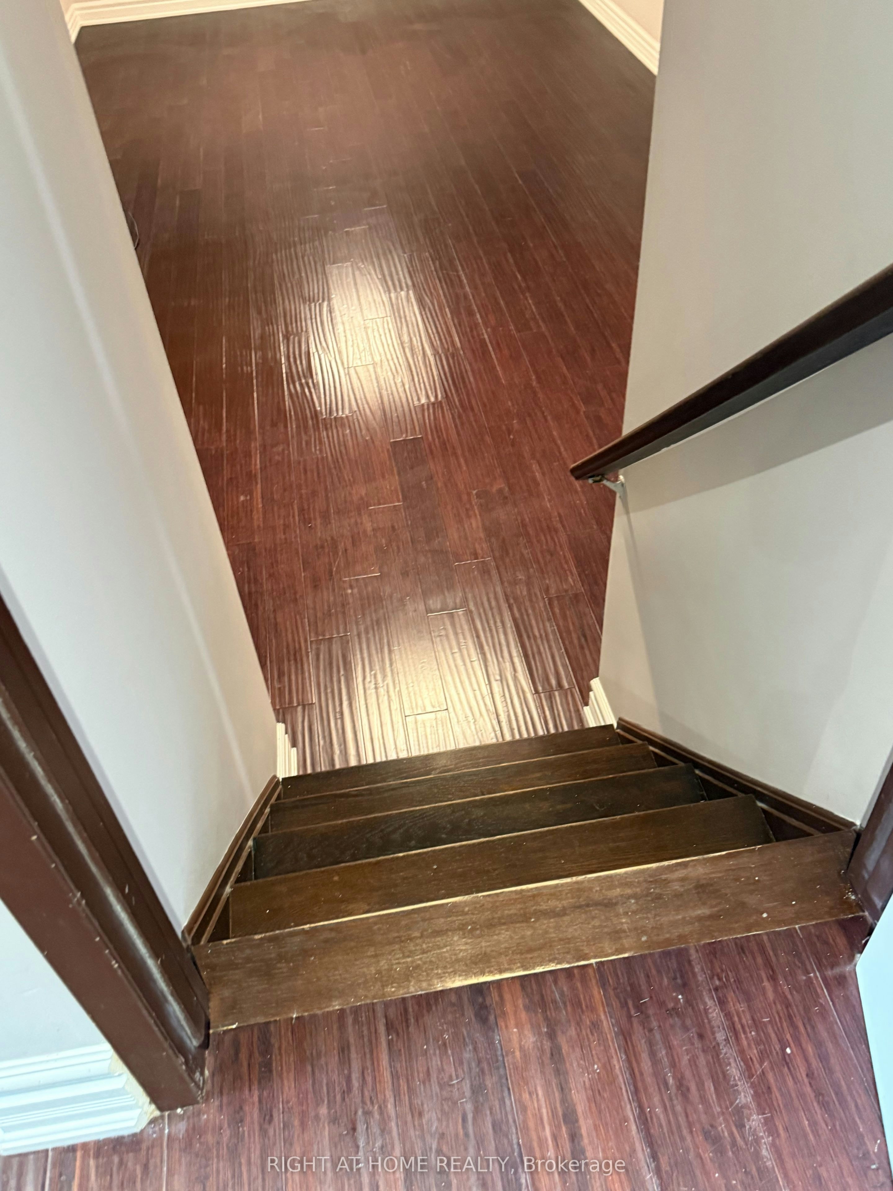 35 Bloomsbury Court, Hamilton, ON, L9G 4L6 - 21