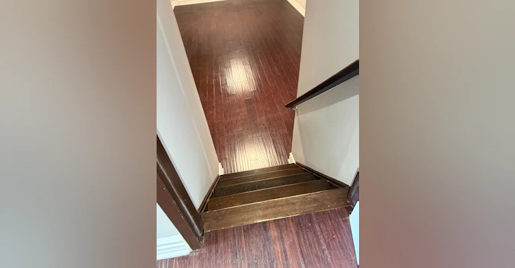 35 Bloomsbury Court, Hamilton, ON, L9G 4L6 - 21