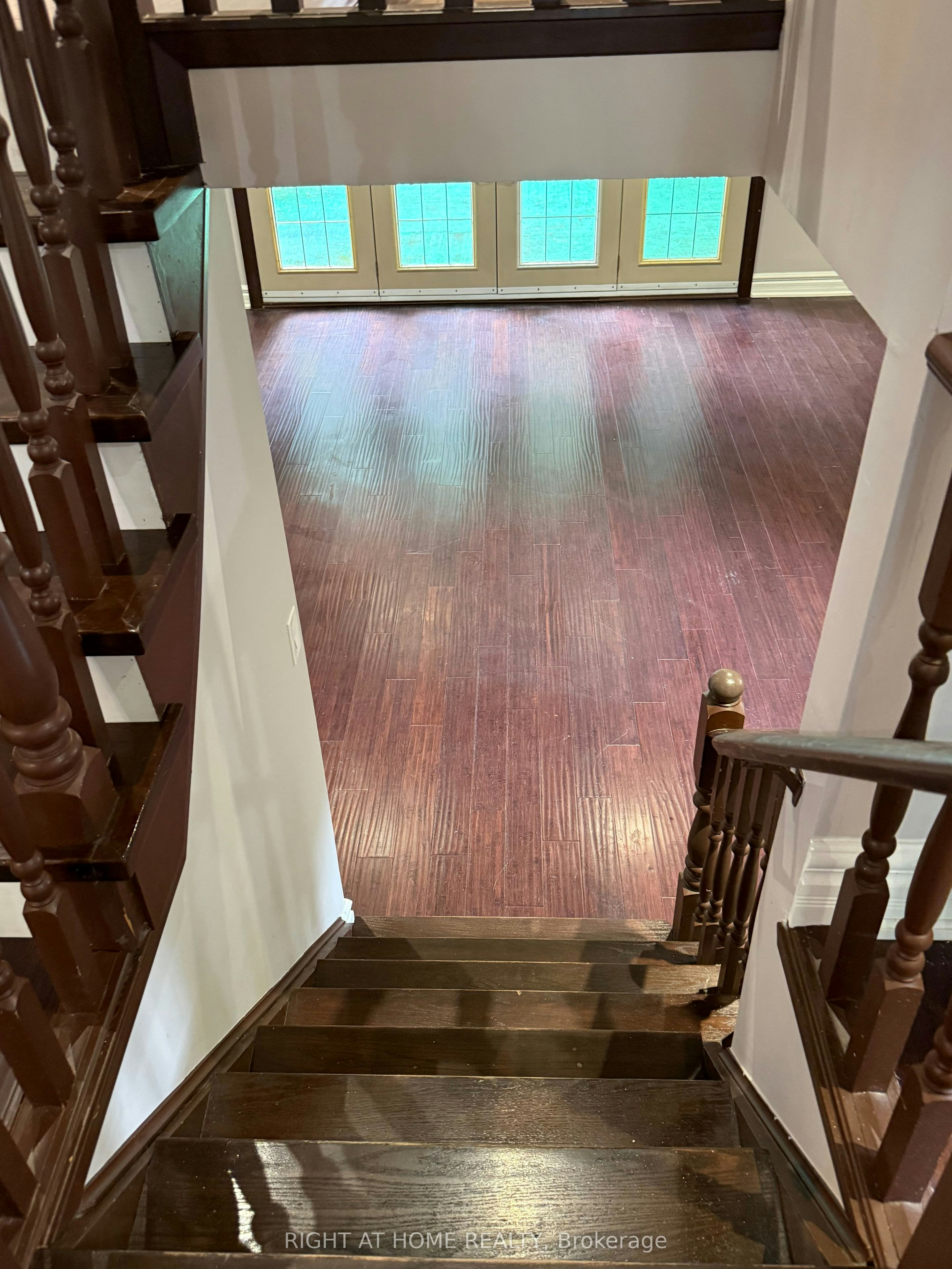 35 Bloomsbury Court, Hamilton, ON, L9G 4L6 - 6