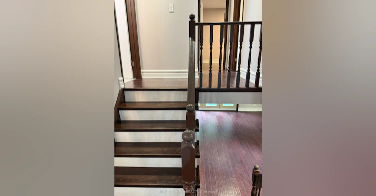 35 Bloomsbury Court, Hamilton, ON, L9G 4L6 - 13