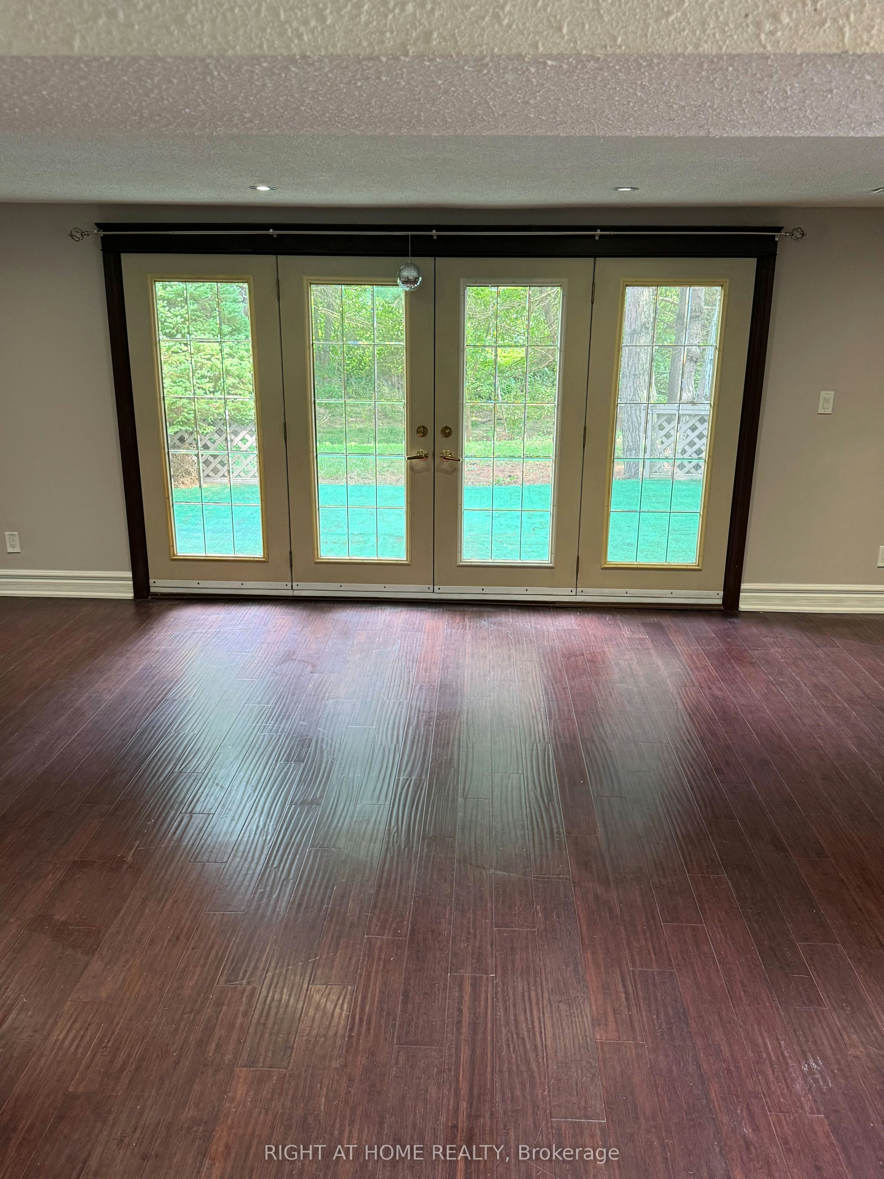 35 Bloomsbury Court, Hamilton, ON, L9G 4L6 - 9