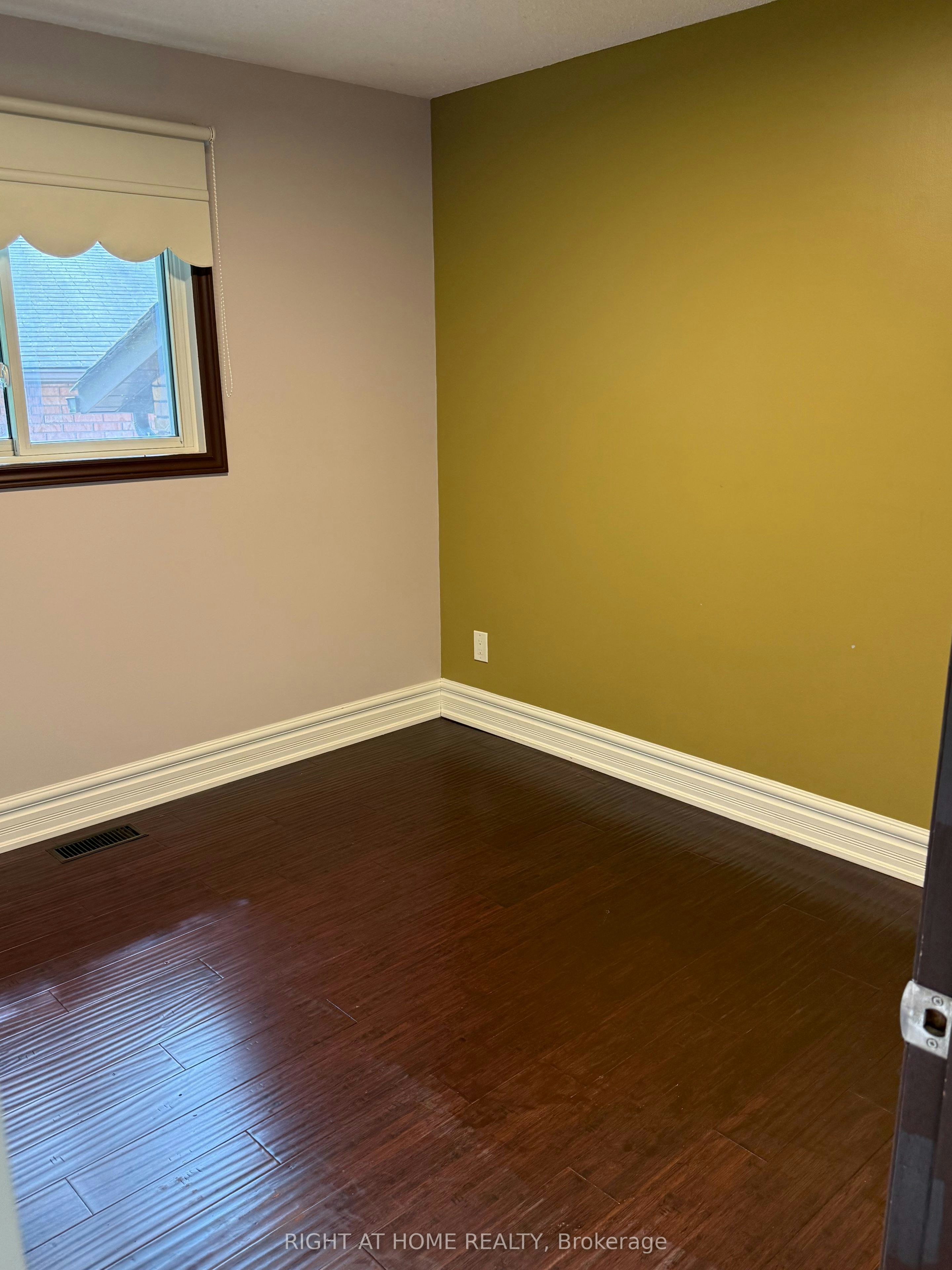 35 Bloomsbury Court, Hamilton, ON, L9G 4L6 - 19