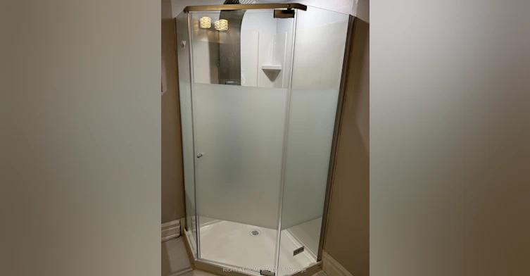 35 Bloomsbury Court, Hamilton, ON, L9G 4L6 - 24