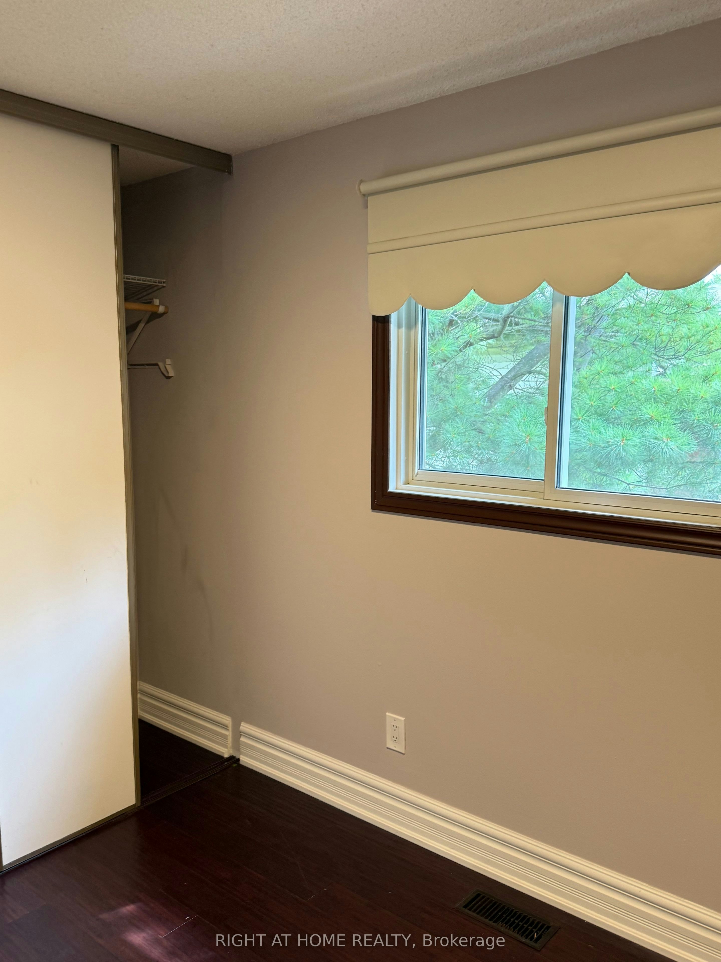 35 Bloomsbury Court, Hamilton, ON, L9G 4L6 - 20
