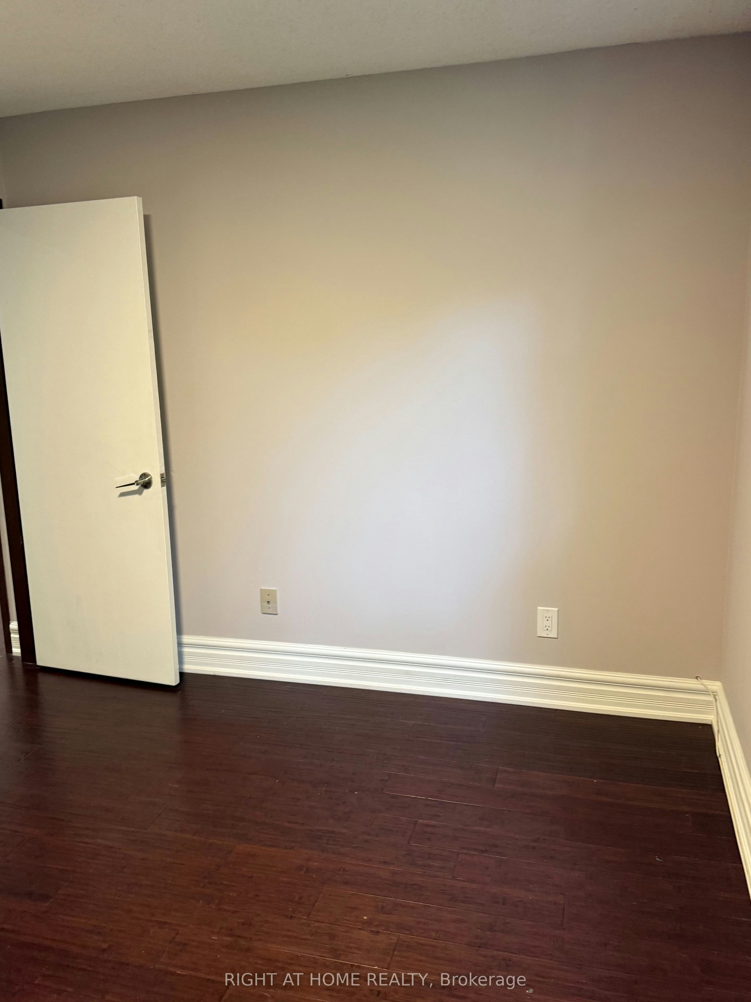 35 Bloomsbury Court, Hamilton, ON, L9G 4L6 - 18